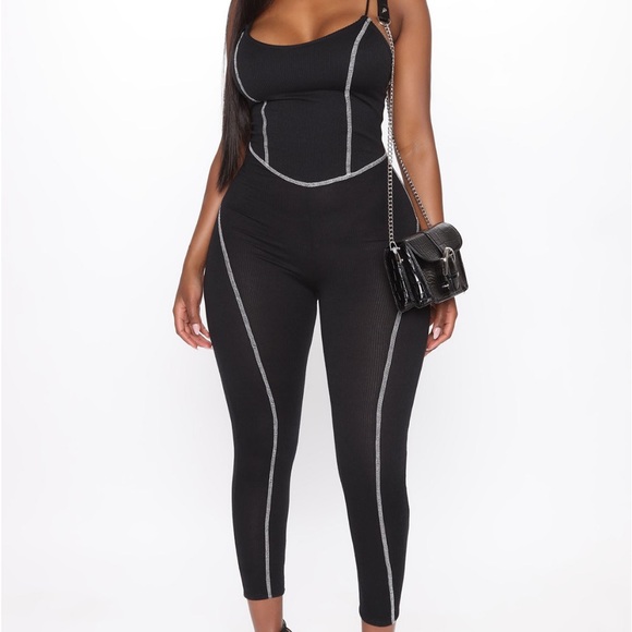 🎱 fashion nova one piece - Picture 2 of 5